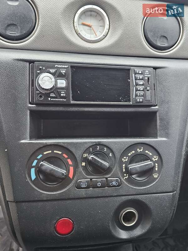 Внедорожник / Кроссовер Mitsubishi Outlander 2007 в Киеве