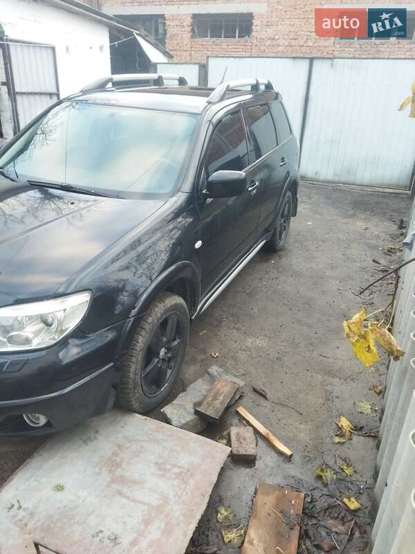 Внедорожник / Кроссовер Mitsubishi Outlander 2006 в Звенигородке