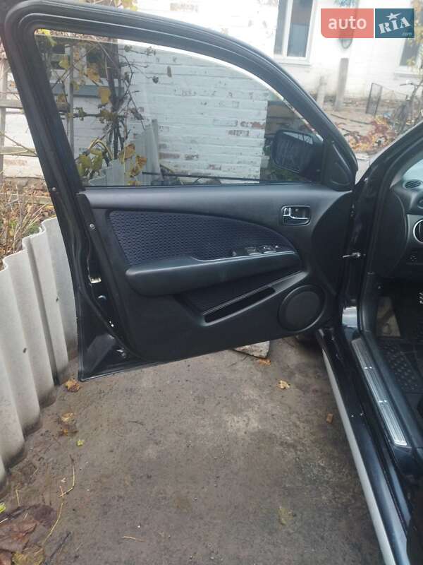 Внедорожник / Кроссовер Mitsubishi Outlander 2006 в Звенигородке