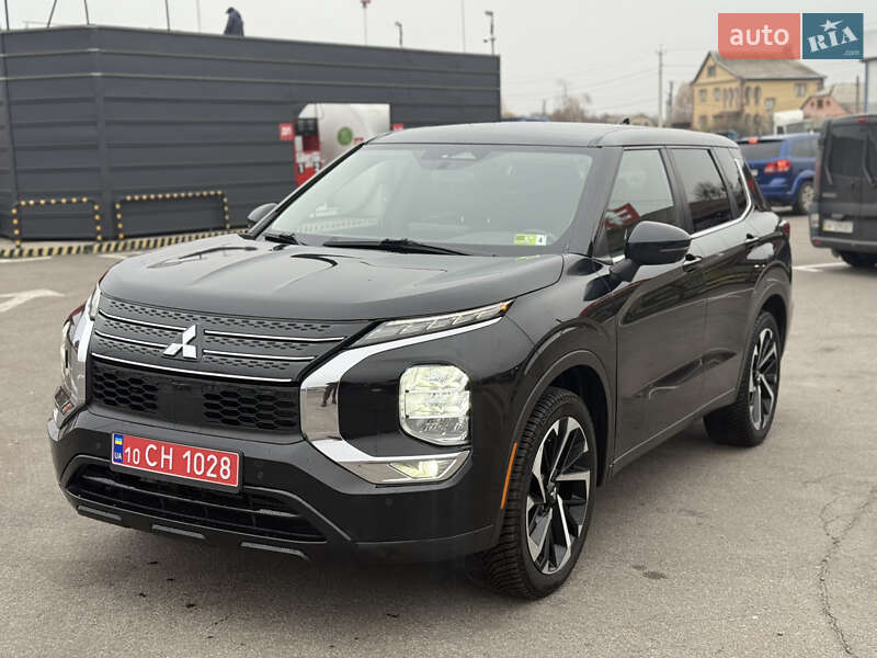 Внедорожник / Кроссовер Mitsubishi Outlander 2022 в Киеве