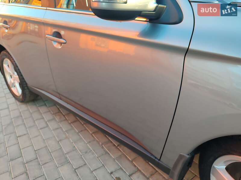 Внедорожник / Кроссовер Mitsubishi Outlander 2013 в Львове