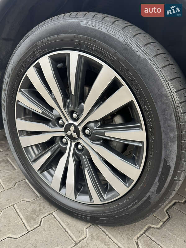 Внедорожник / Кроссовер Mitsubishi Outlander 2019 в Кривом Роге фото 9 Внедорожник / Кроссовер Mitsubishi Outlander 2019 в Кривом Роге