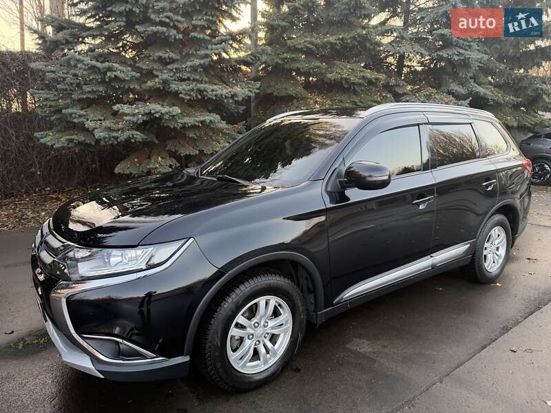 Позашляховик / Кросовер Mitsubishi Outlander 2018 в Дніпрі