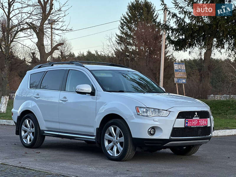 Внедорожник / Кроссовер Mitsubishi Outlander 2010 в Радивилове