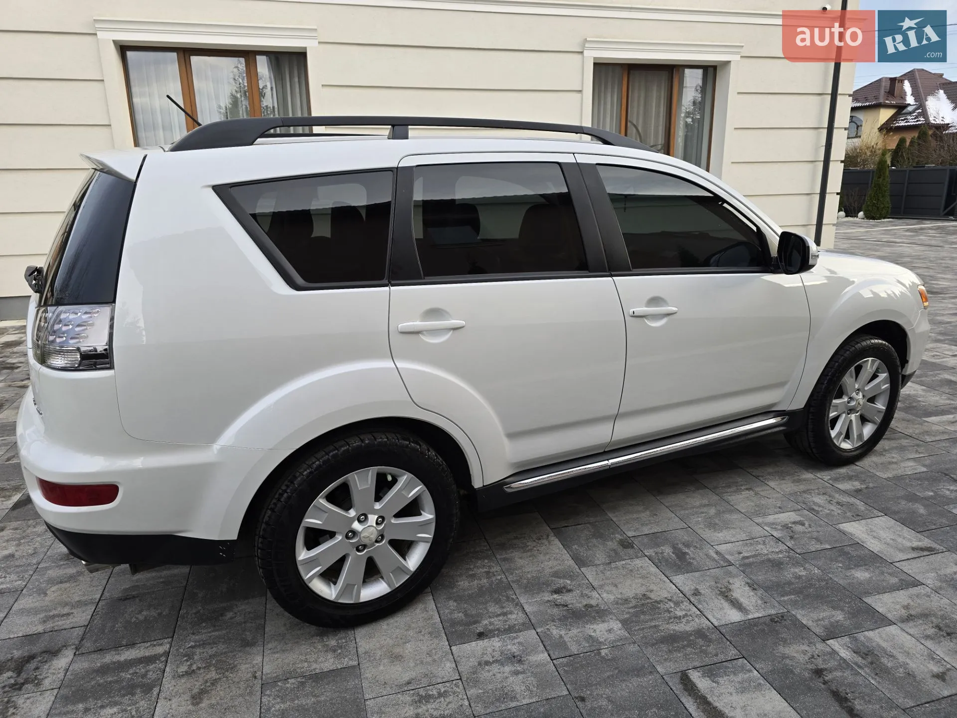 2010 Mitsubishi Outlander - мініатюра 9