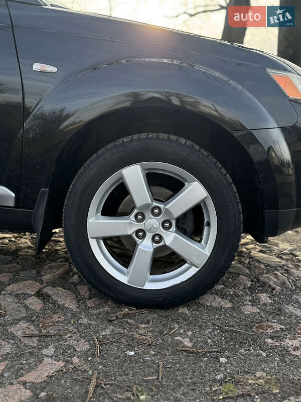 Позашляховик / Кросовер Mitsubishi Outlander 2008 в Броварах