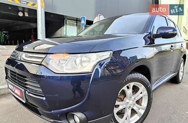Внедорожник / Кроссовер Mitsubishi Outlander 2013 в Киеве