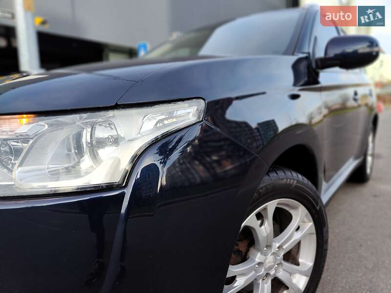 Внедорожник / Кроссовер Mitsubishi Outlander 2013 в Киеве