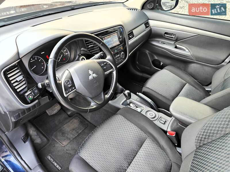 Внедорожник / Кроссовер Mitsubishi Outlander 2013 в Киеве