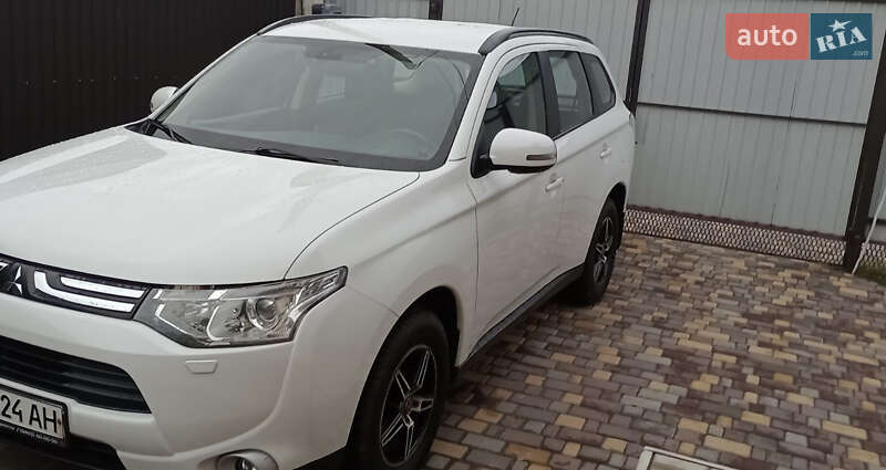 Внедорожник / Кроссовер Mitsubishi Outlander 2013 в Чернигове