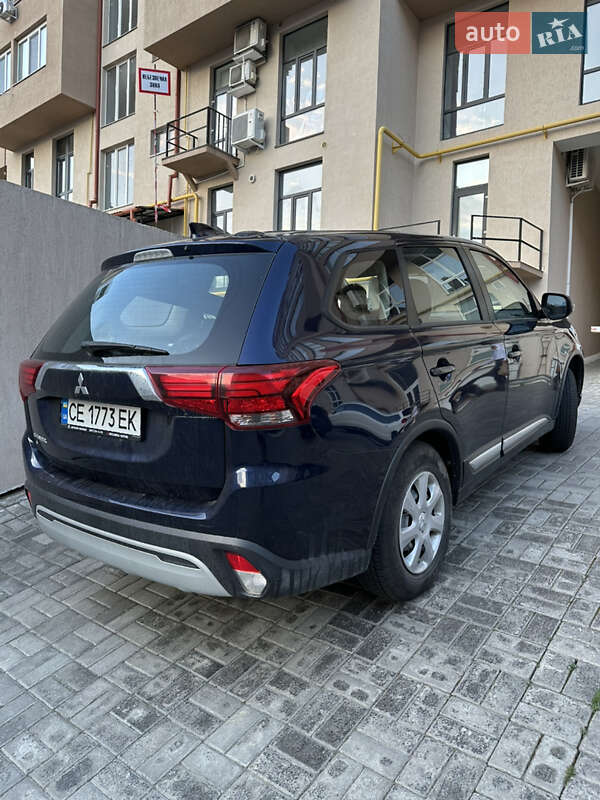 Позашляховик / Кросовер Mitsubishi Outlander 2022 в Чернівцях