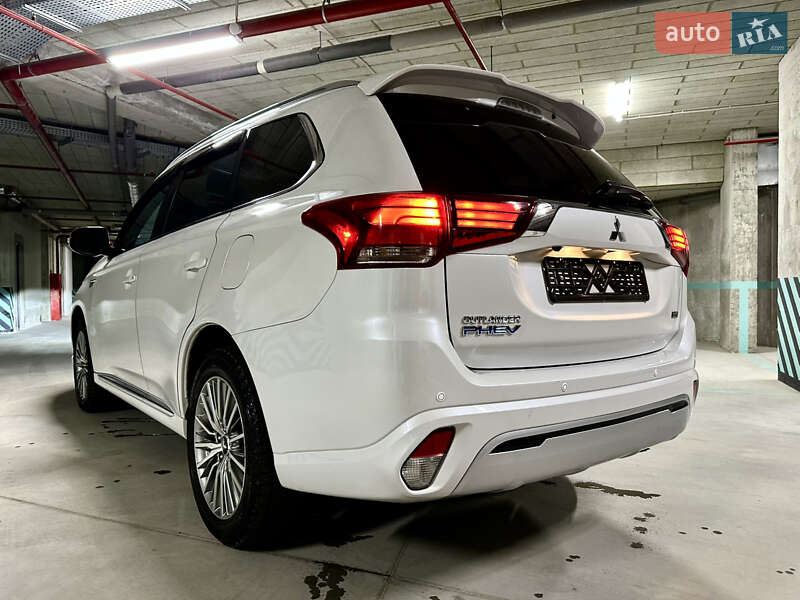 Внедорожник / Кроссовер Mitsubishi Outlander 2019 в Львове