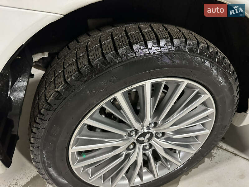 Внедорожник / Кроссовер Mitsubishi Outlander 2019 в Львове