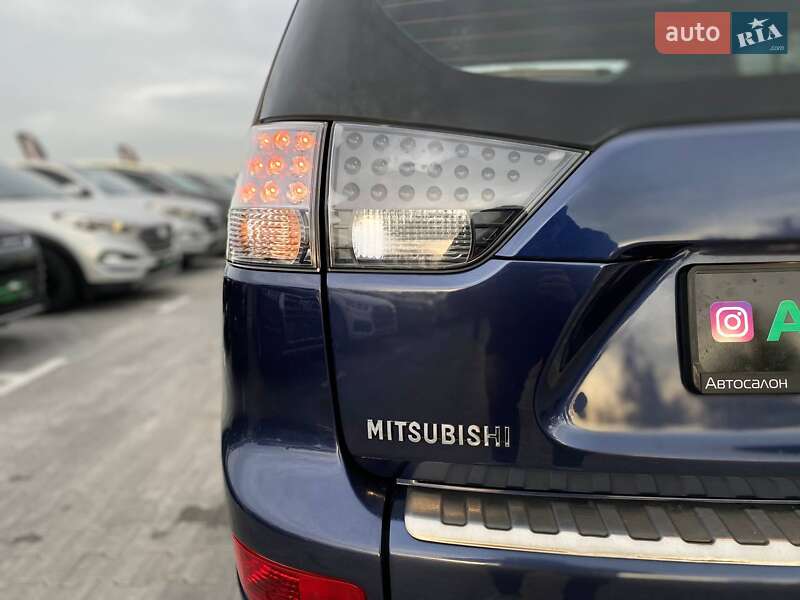 Внедорожник / Кроссовер Mitsubishi Outlander 2008 в Киеве