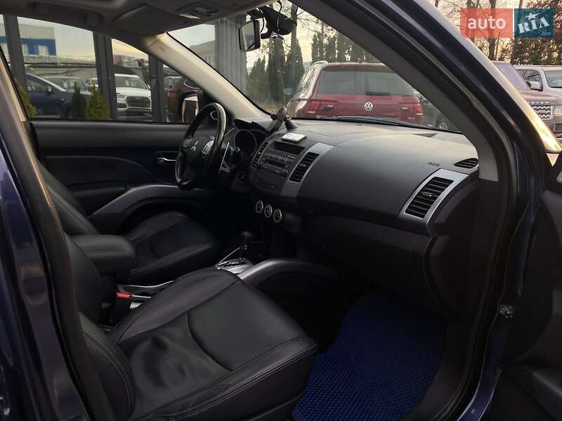 Внедорожник / Кроссовер Mitsubishi Outlander 2008 в Киеве