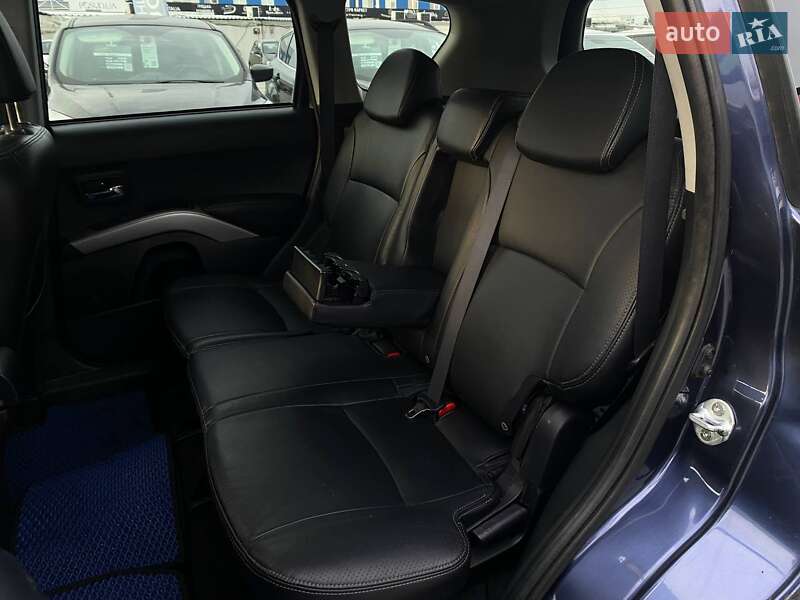 Внедорожник / Кроссовер Mitsubishi Outlander 2008 в Киеве