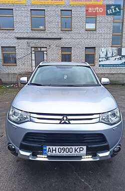 Внедорожник / Кроссовер Mitsubishi Outlander 2014 в Киеве
