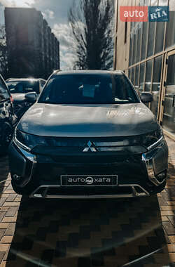 Позашляховик / Кросовер Mitsubishi Outlander 2020 в Миколаєві