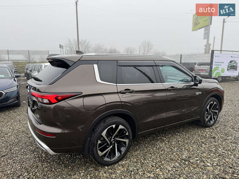 Внедорожник / Кроссовер Mitsubishi Outlander 2022 в Ивано-Франковске