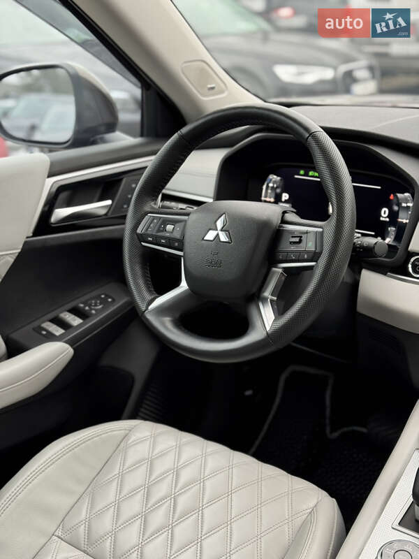 Внедорожник / Кроссовер Mitsubishi Outlander 2022 в Ивано-Франковске