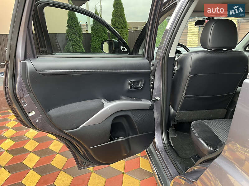 Внедорожник / Кроссовер Mitsubishi Outlander 2012 в Виннице