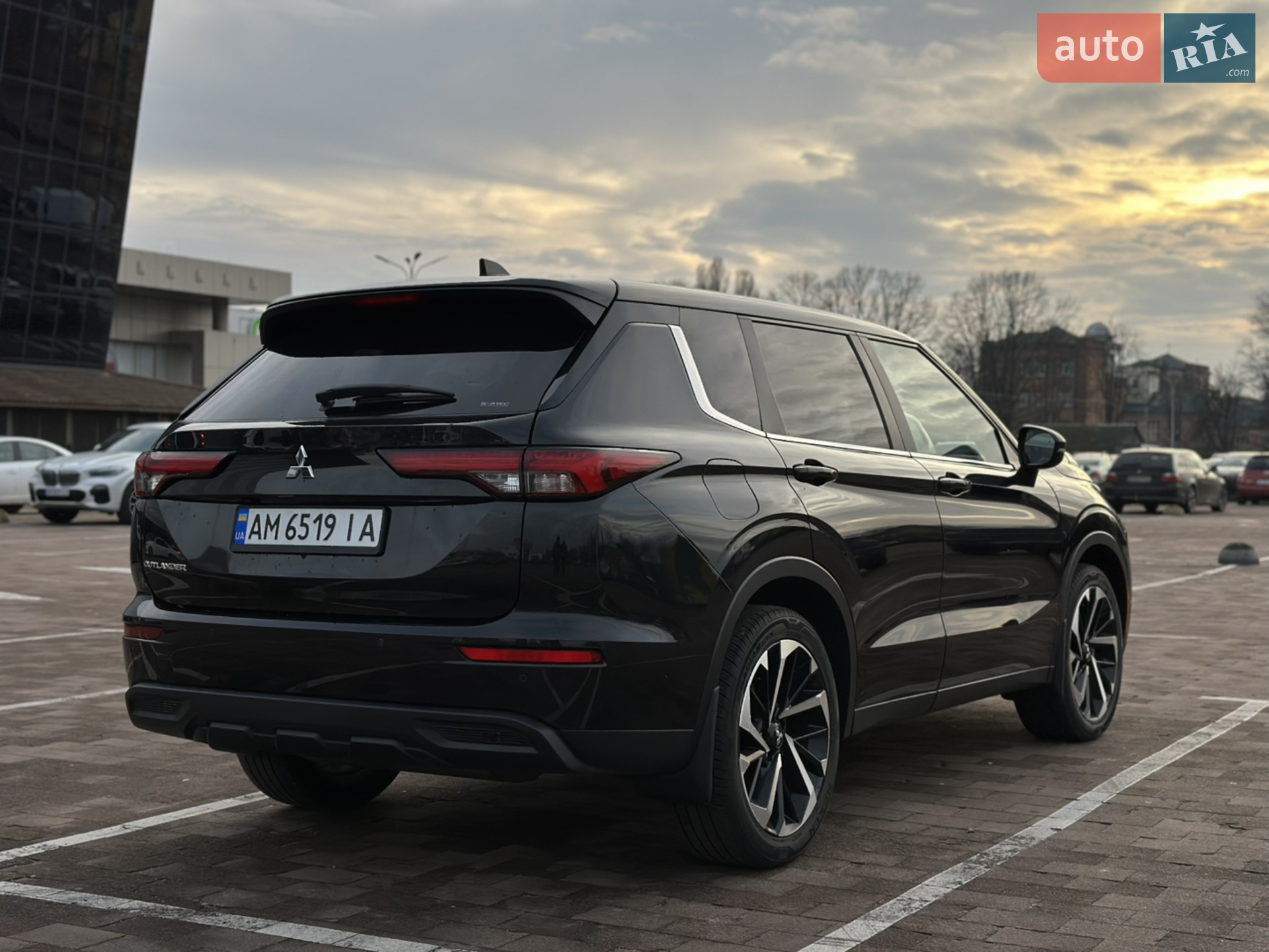 2022 Mitsubishi Outlander - мініатюра 9