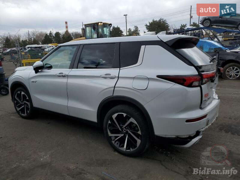 Позашляховик / Кросовер Mitsubishi Outlander 2023 в Львові