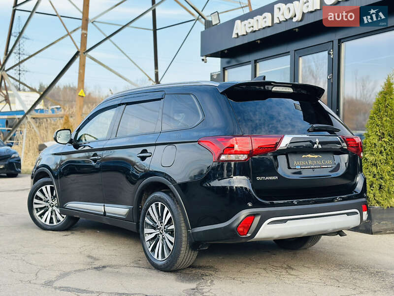 Внедорожник / Кроссовер Mitsubishi Outlander 2023 в Харькове