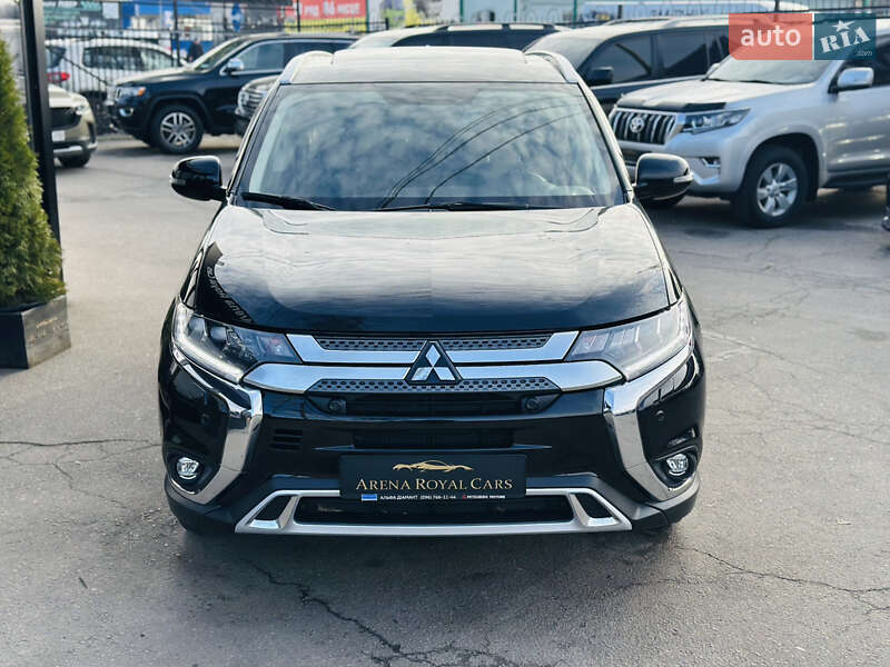Внедорожник / Кроссовер Mitsubishi Outlander 2023 в Харькове