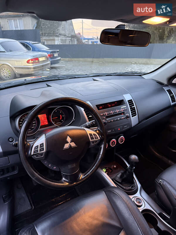 Позашляховик / Кросовер Mitsubishi Outlander 2007 в Кременці