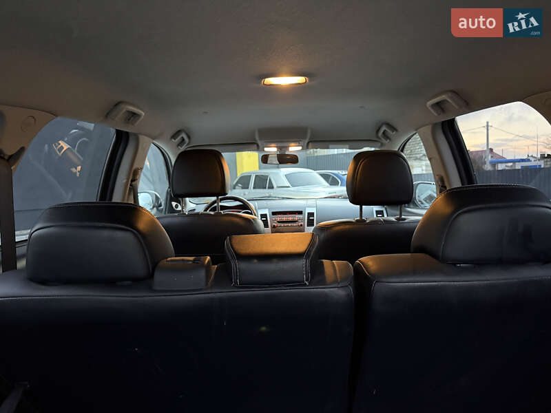 Позашляховик / Кросовер Mitsubishi Outlander 2007 в Кременці