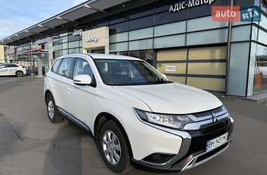 Внедорожник / Кроссовер Mitsubishi Outlander 2019 в Одессе