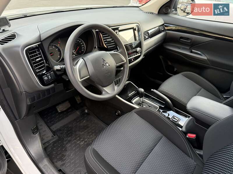 Позашляховик / Кросовер Mitsubishi Outlander 2019 в Одесі фото 9 Позашляховик / Кросовер Mitsubishi Outlander 2019 в Одесі