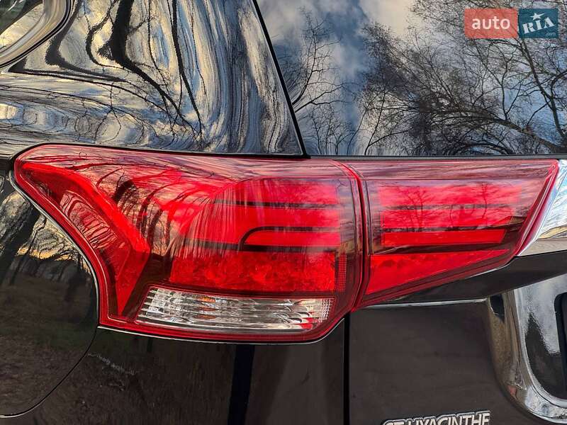 Внедорожник / Кроссовер Mitsubishi Outlander 2016 в Ахтырке фото 18 Внедорожник / Кроссовер Mitsubishi Outlander 2016 в Ахтырке