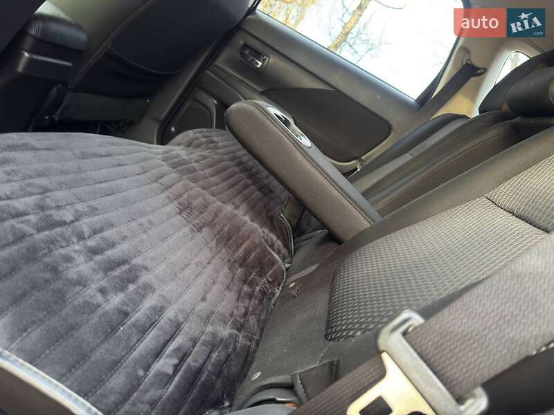 Внедорожник / Кроссовер Mitsubishi Outlander 2016 в Ахтырке фото 31 Внедорожник / Кроссовер Mitsubishi Outlander 2016 в Ахтырке