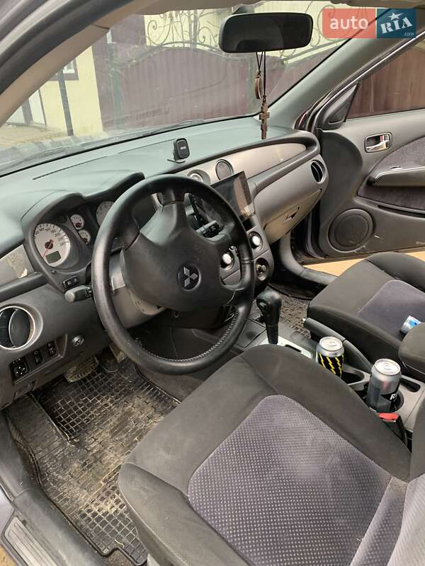 Внедорожник / Кроссовер Mitsubishi Outlander 2005 в Черновцах