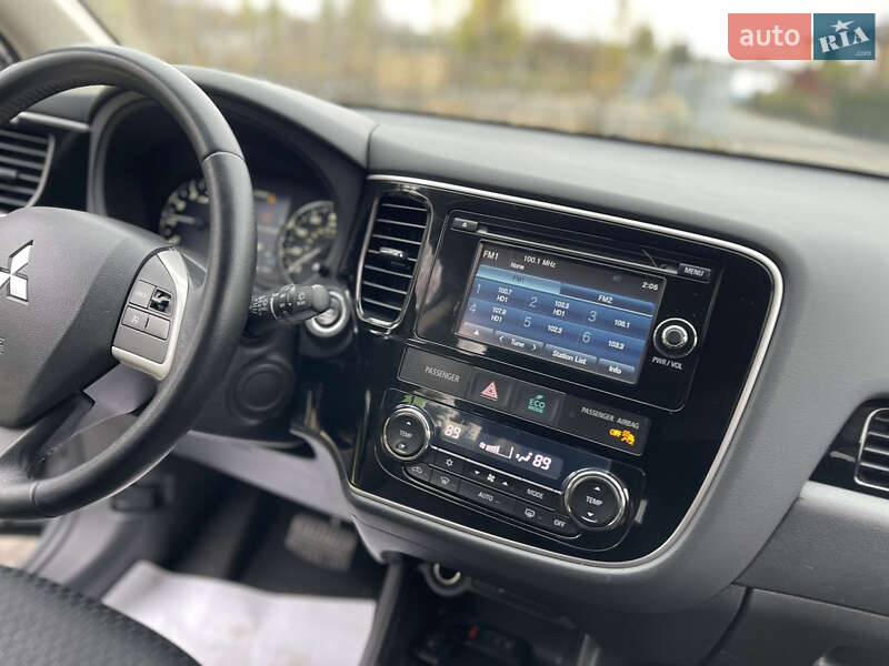 Позашляховик / Кросовер Mitsubishi Outlander 2013 в Луцьку