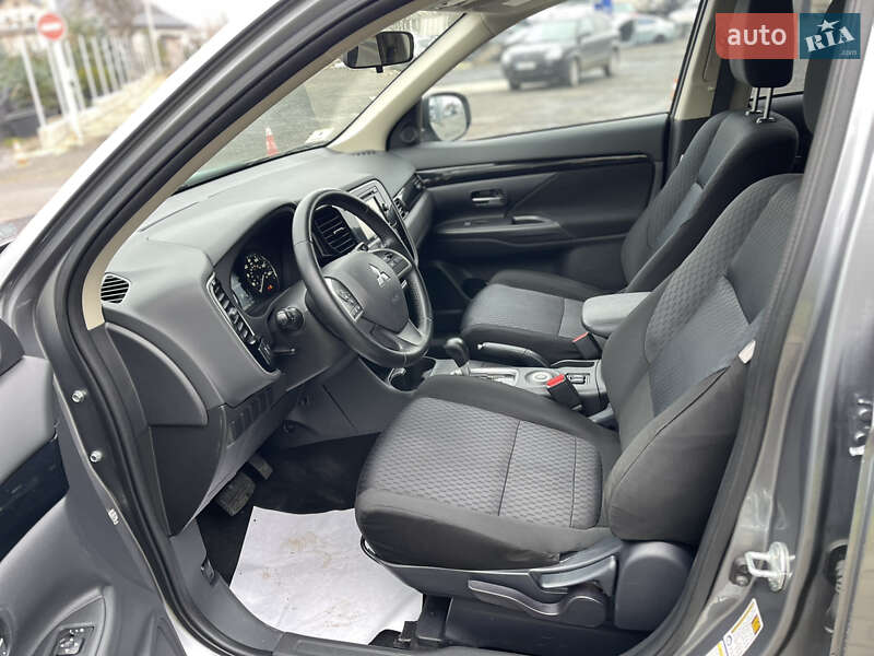 Позашляховик / Кросовер Mitsubishi Outlander 2013 в Луцьку