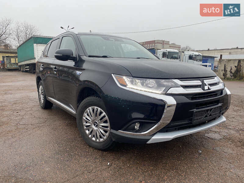 Позашляховик / Кросовер Mitsubishi Outlander 2018 в Чернігові фото Позашляховик / Кросовер Mitsubishi Outlander 2018 в Чернігові