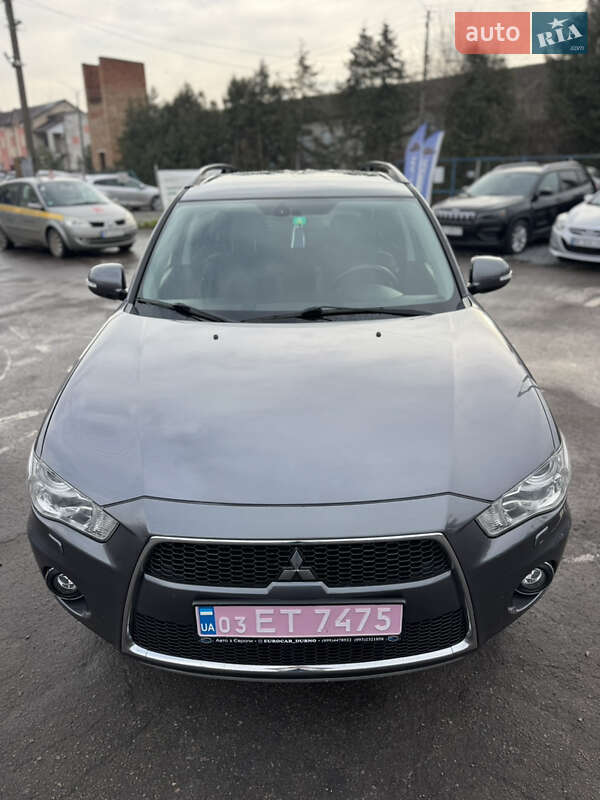 Позашляховик / Кросовер Mitsubishi Outlander 2011 в Дубні