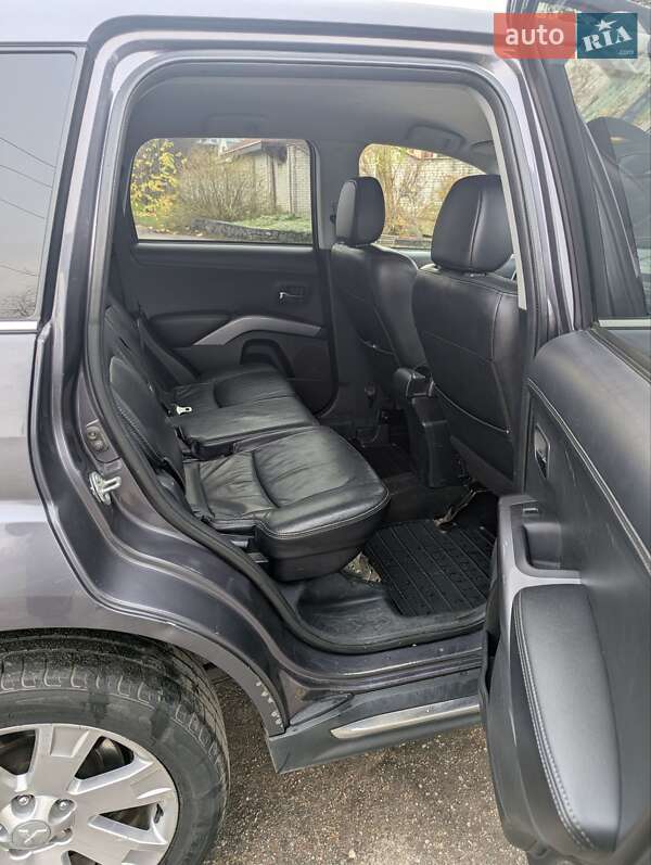 Позашляховик / Кросовер Mitsubishi Outlander 2011 в Житомирі