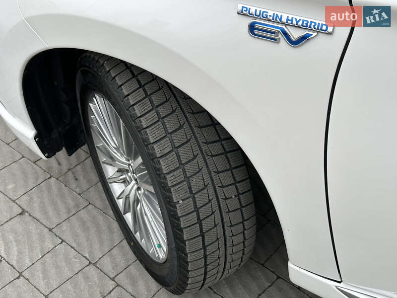 Позашляховик / Кросовер Mitsubishi Outlander 2019 в Львові