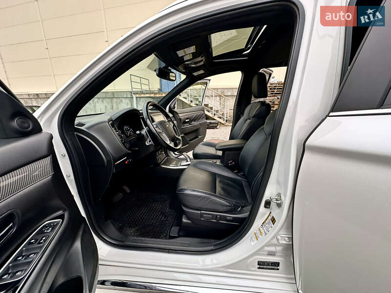 Позашляховик / Кросовер Mitsubishi Outlander 2019 в Львові