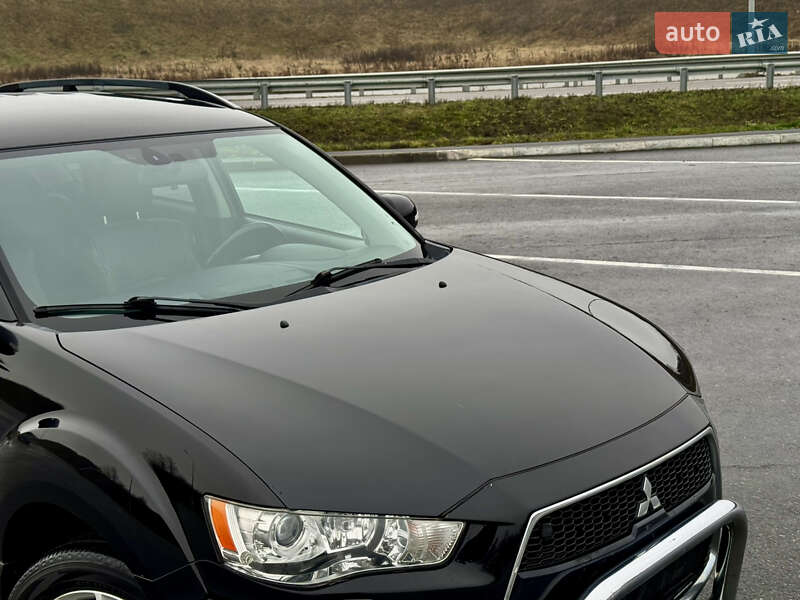 Позашляховик / Кросовер Mitsubishi Outlander 2012 в Полтаві