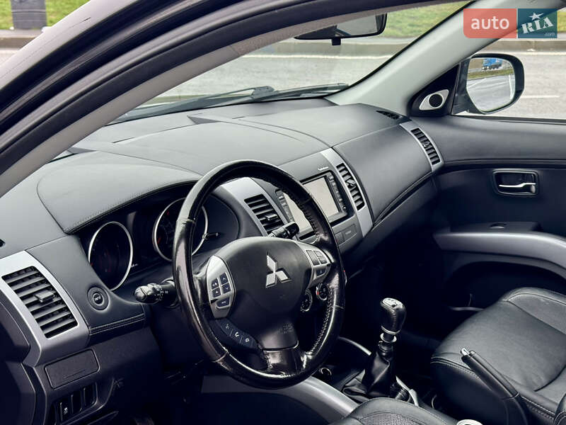 Позашляховик / Кросовер Mitsubishi Outlander 2012 в Полтаві