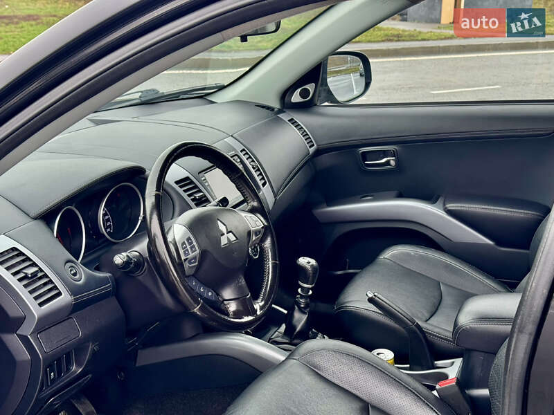 Позашляховик / Кросовер Mitsubishi Outlander 2012 в Полтаві