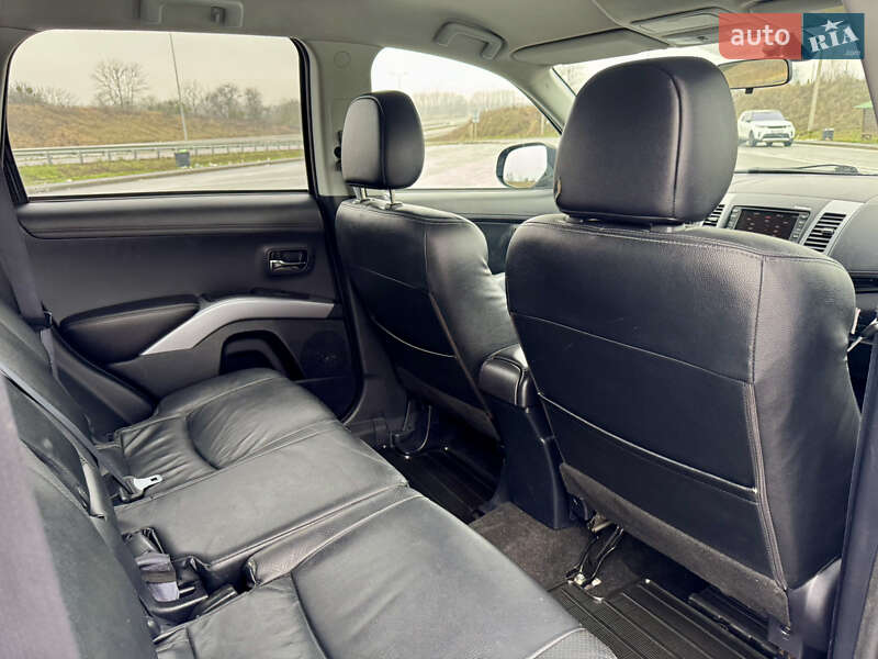 Позашляховик / Кросовер Mitsubishi Outlander 2012 в Полтаві