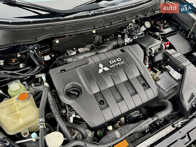 Позашляховик / Кросовер Mitsubishi Outlander 2012 в Полтаві