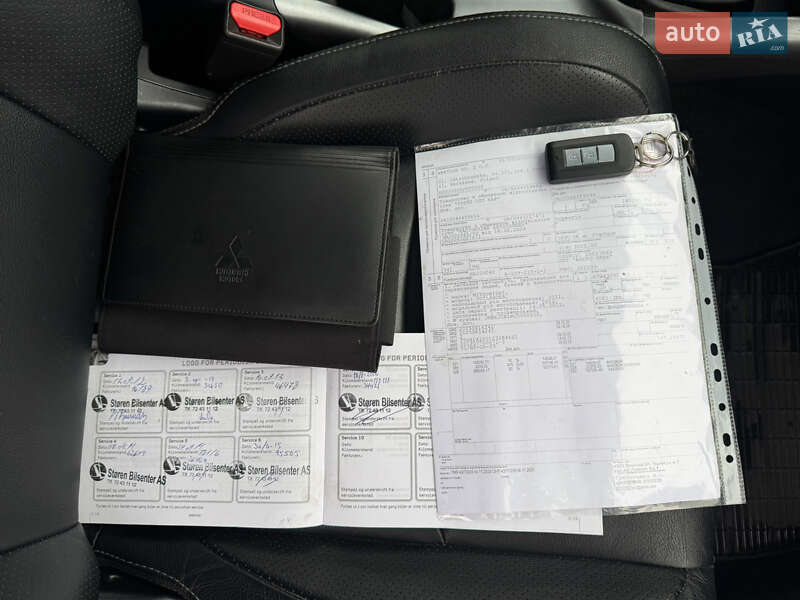 Позашляховик / Кросовер Mitsubishi Outlander 2012 в Полтаві