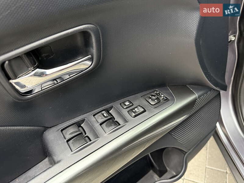 Внедорожник / Кроссовер Mitsubishi Outlander 2008 в Кременце